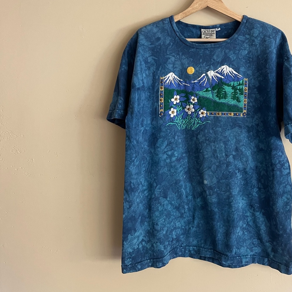 Cactus Bay Vintage 100% Cotton Tie Dye Blue Scenic Mountain Graphic Tee - Size M